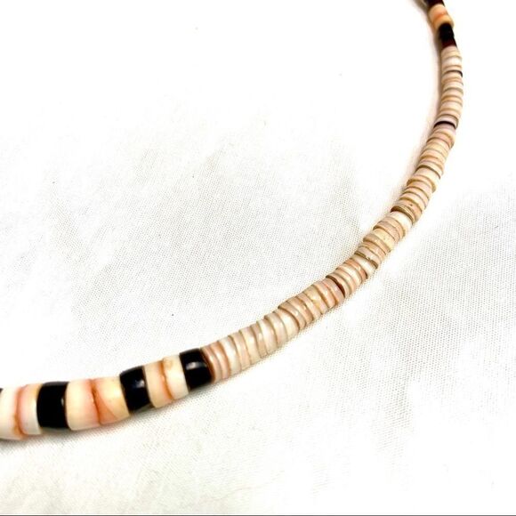 Coral onyx vintage PUKA SHELL HEISHI necklace-hand made clasp Choker length 14" - Picture 3 of 8
